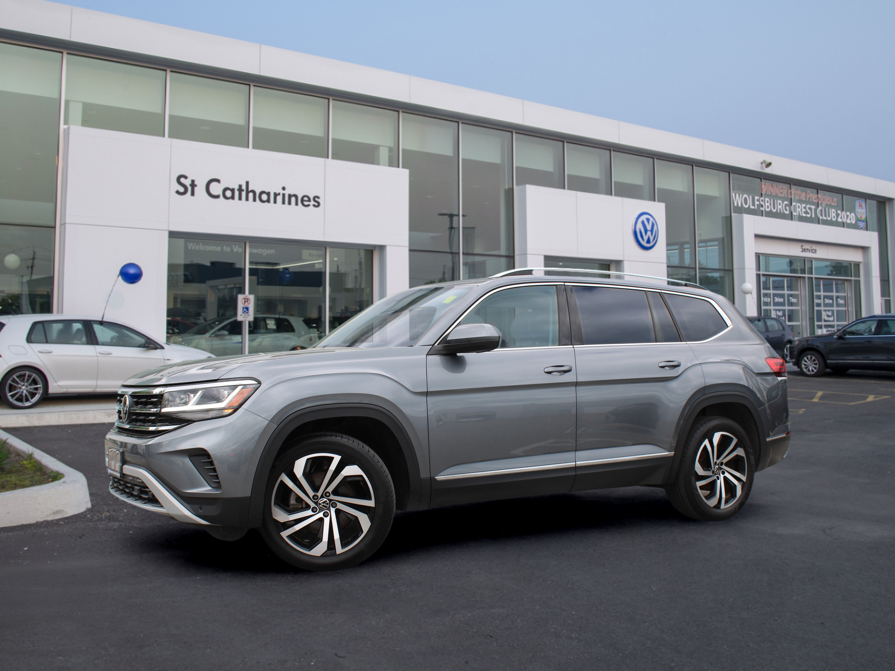 2023 Volkswagen Atlas Highline | V6 | Pano Roof | Loaded
