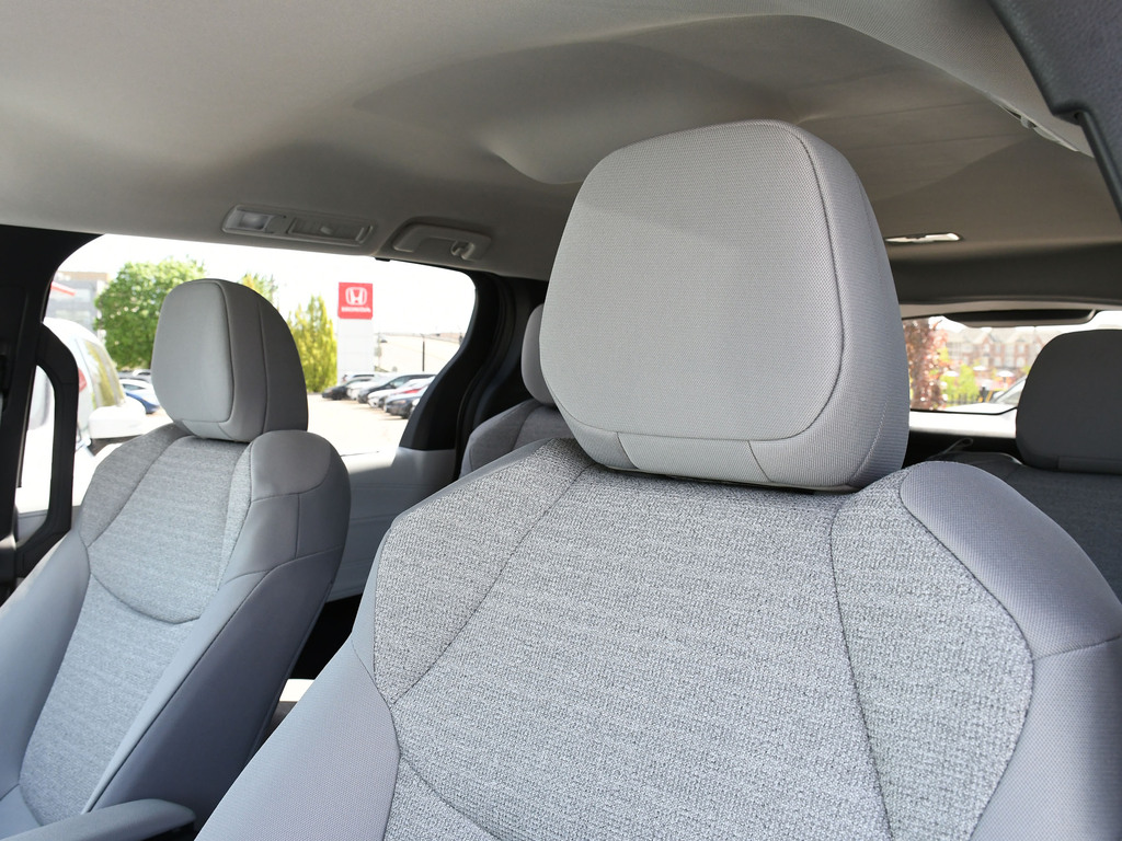 2025 Toyota Sienna LE 8-Passenger, Toronto, Cash
