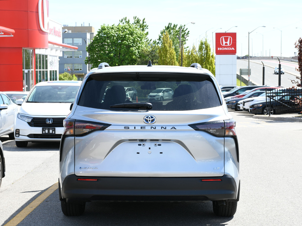 2025 Toyota Sienna LE 8-Passenger, Toronto, Cash