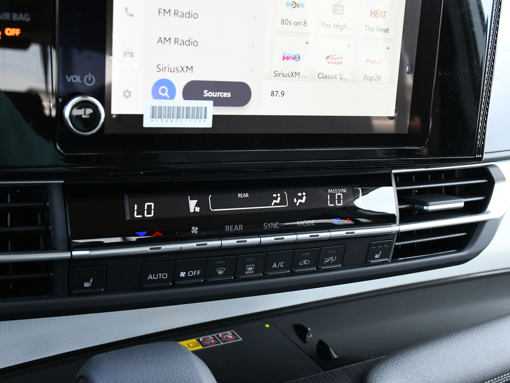 2025 Toyota Sienna LE 8-Passenger, Toronto, Cash