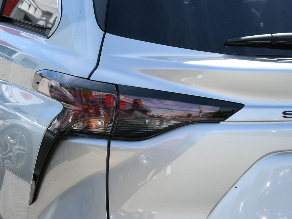 2025 Toyota Sienna LE 8-Passenger, Toronto, Cash