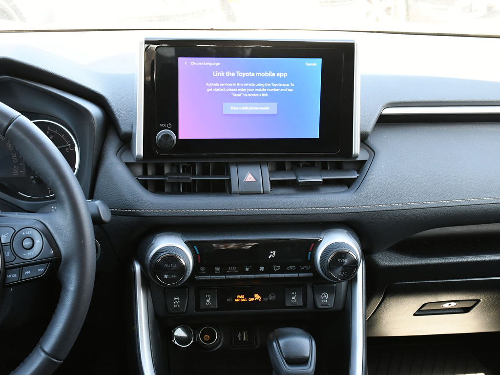 2024 Toyota RAV4 XLE, Toronto, Cash
