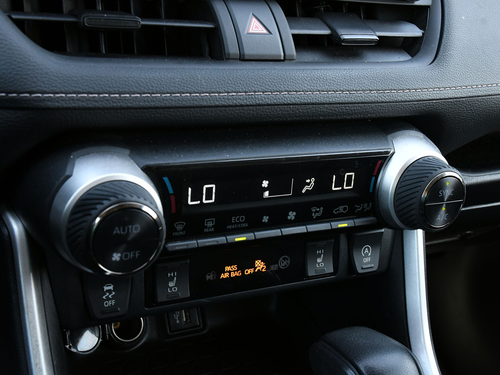 2024 Toyota RAV4 XLE, Toronto, Cash