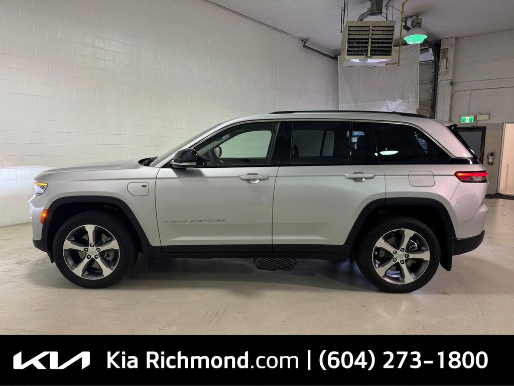 2023 Jeep Grand Cherokee 4xe 4x4   Plug-in Hybrid   Low kms   Fully Loaded, Vancouver, Cash