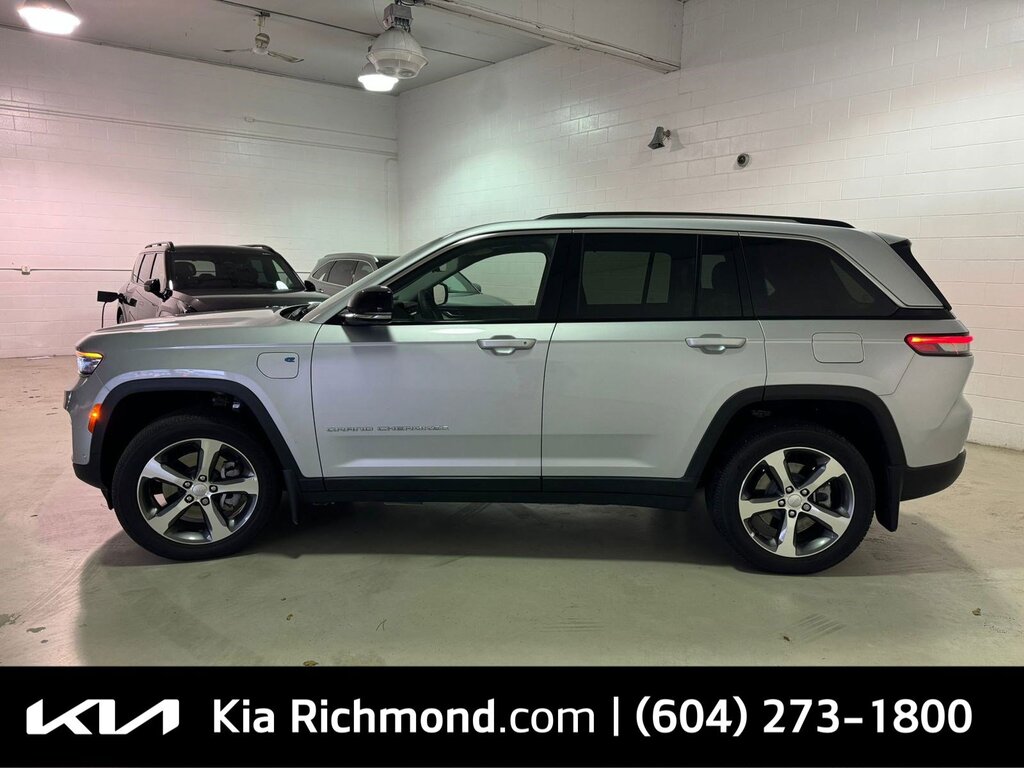 2023 Jeep Grand Cherokee 4xe 4x4   Plug-in Hybrid   Low kms   Fully Loaded, Vancouver, Cash