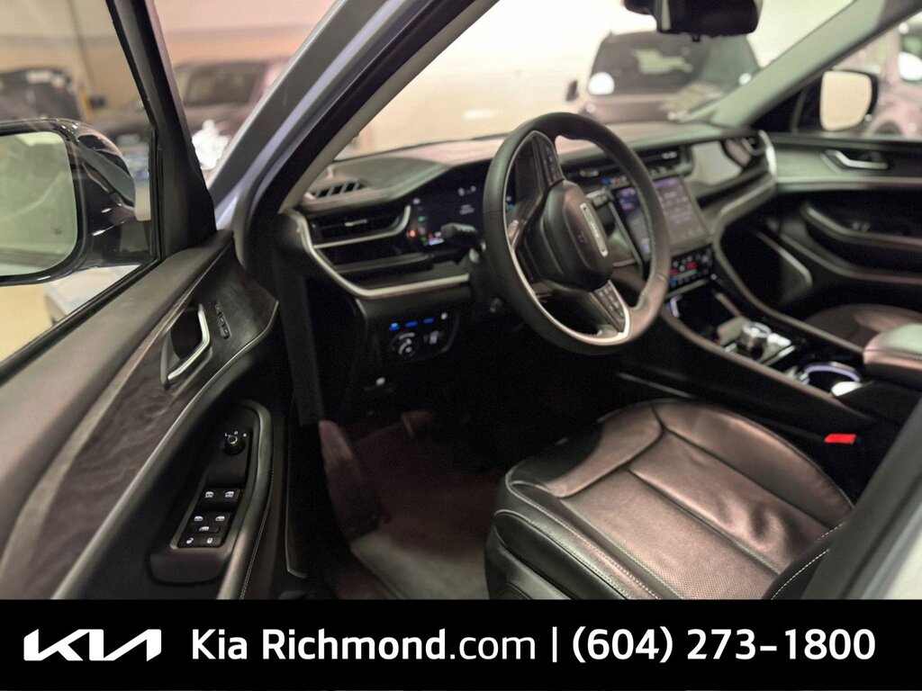 2023 Jeep Grand Cherokee 4xe 4x4   Plug-in Hybrid   Low kms   Fully Loaded, Vancouver, Cash