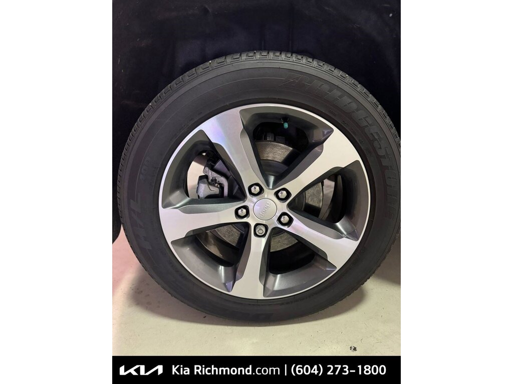 2023 Jeep Grand Cherokee 4xe 4x4   Plug-in Hybrid   Low kms   Fully Loaded, Vancouver, Cash