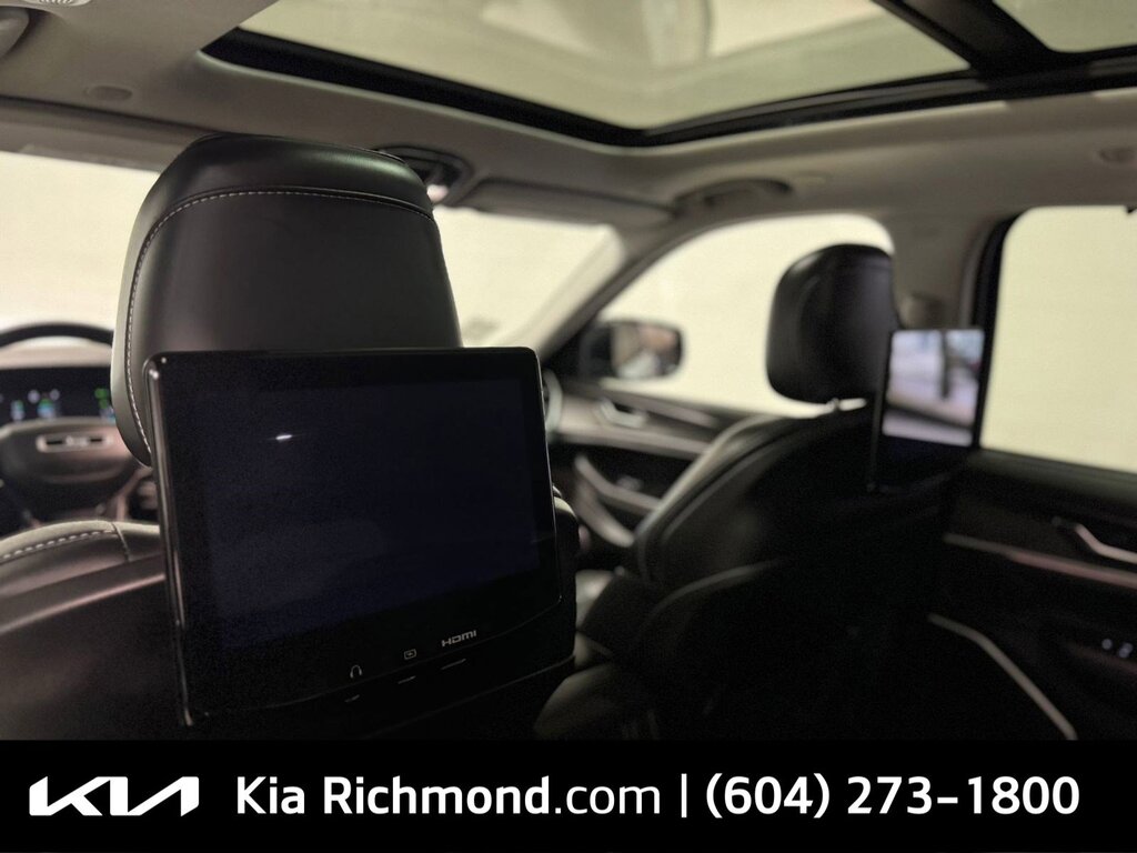 2023 Jeep Grand Cherokee 4xe 4x4   Plug-in Hybrid   Low kms   Fully Loaded, Vancouver, Cash