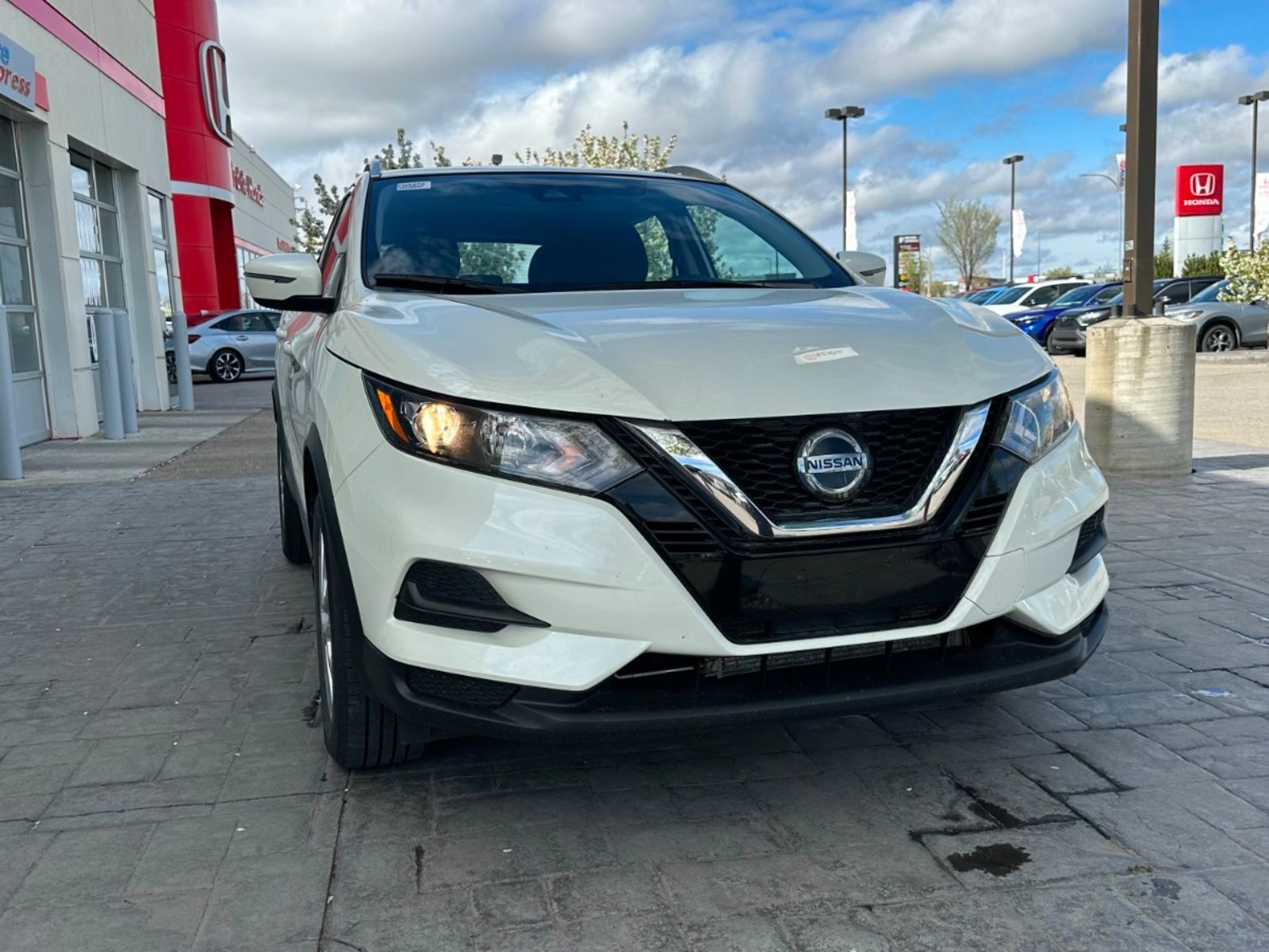 2023 Nissan Qashqai SV: AWD, Sunroof!
