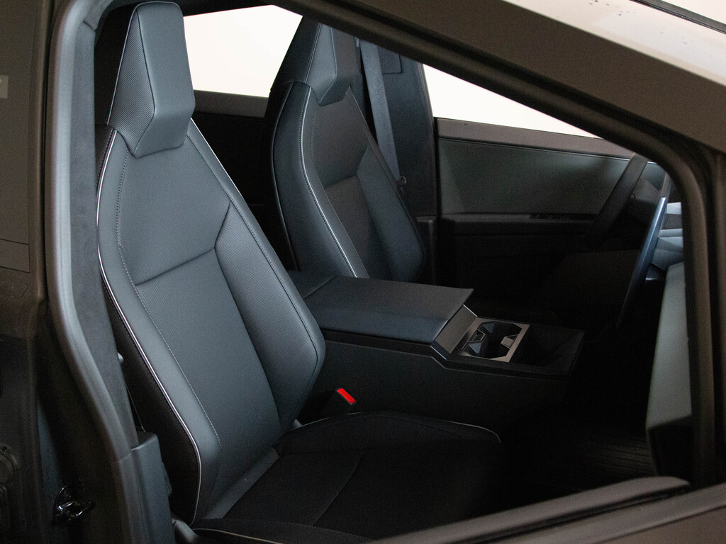 2024 Tesla Cybertruck AWD, Toronto, Cash