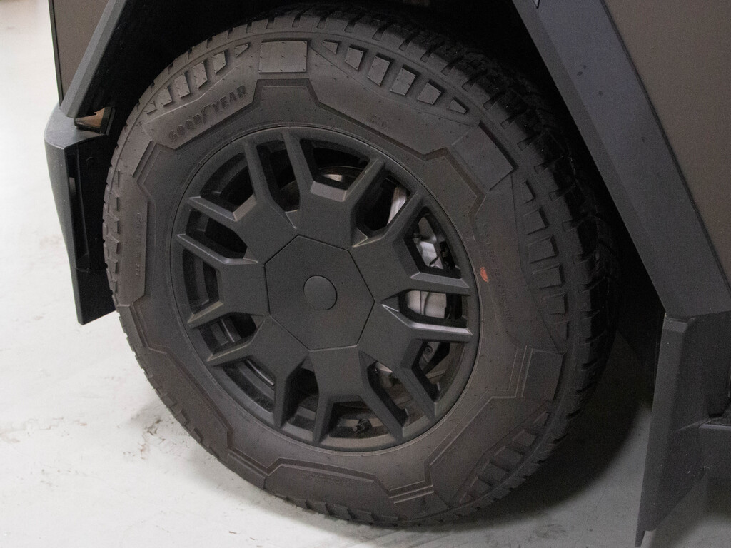 2024 Tesla Cybertruck AWD, Toronto, Cash