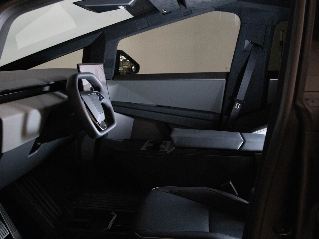 2024 Tesla Cybertruck AWD, Toronto, Cash
