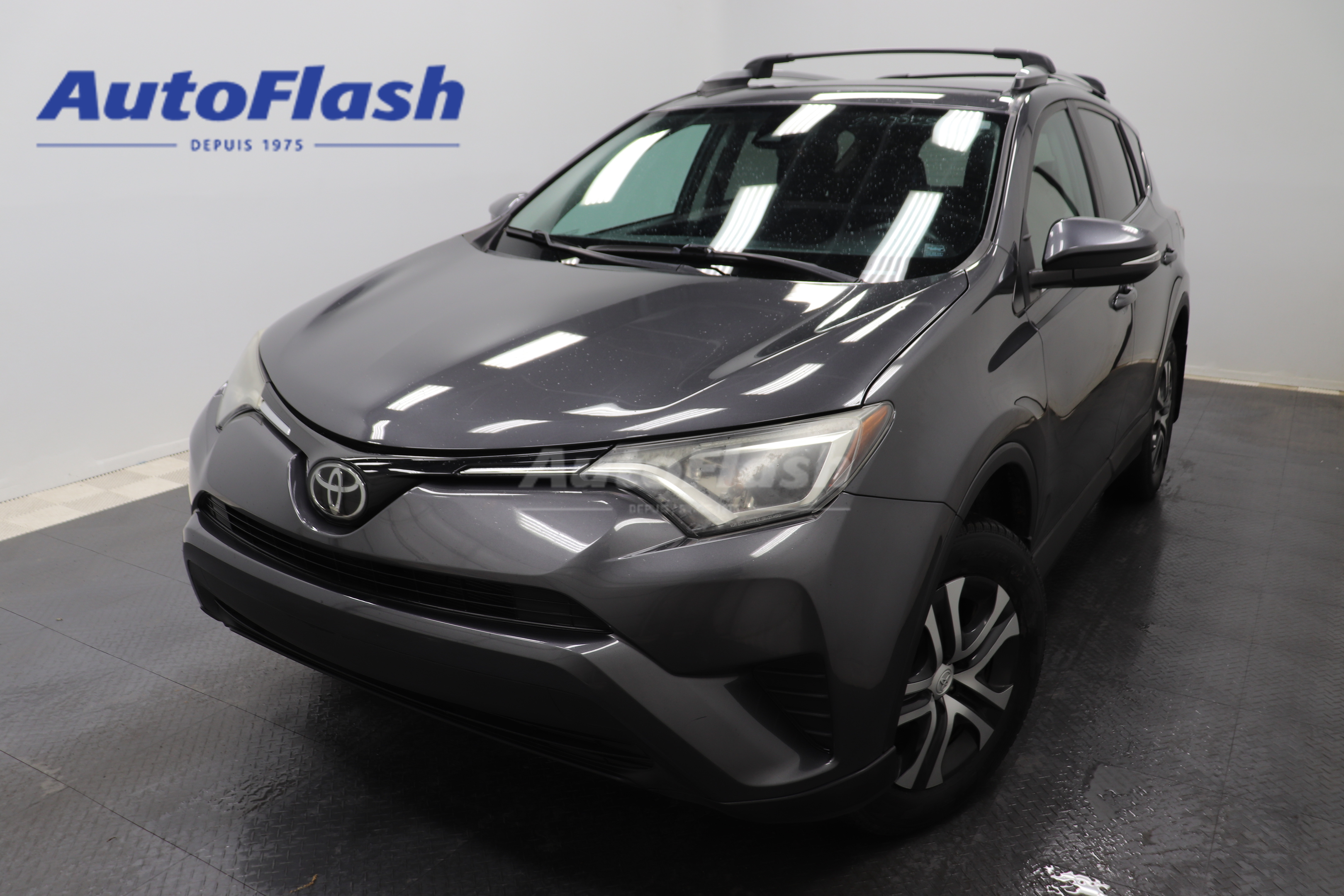 2017 Toyota RAV4 LE, CAMERA, BLUETOOTH, SIÈGES CHAUFFANT 
