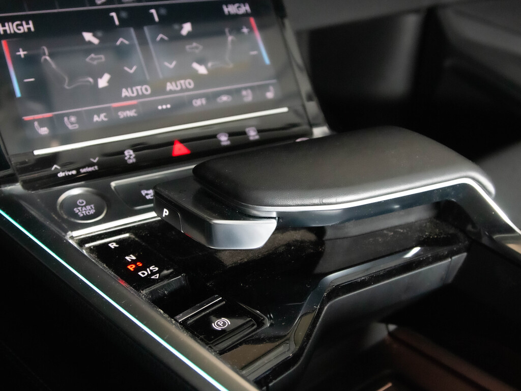 2019 Audi e-tron 55 Technik, Toronto, Cash