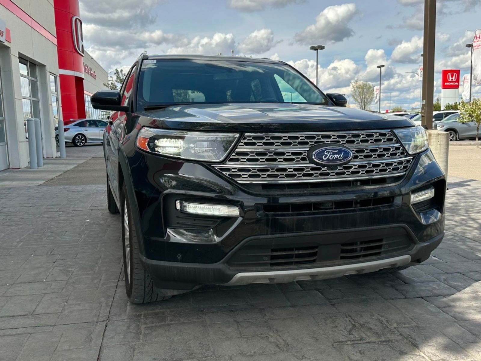 2020 Ford Explorer Limited: No Accidents, Local Vehicle, Leather, Sun