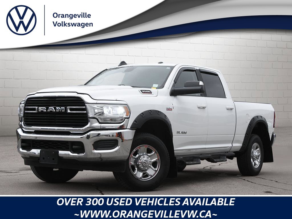 2020 Ram 3500 Big HornBIG HORN, 6.4L HEMI V8, CREW, 4X4, CHROME!