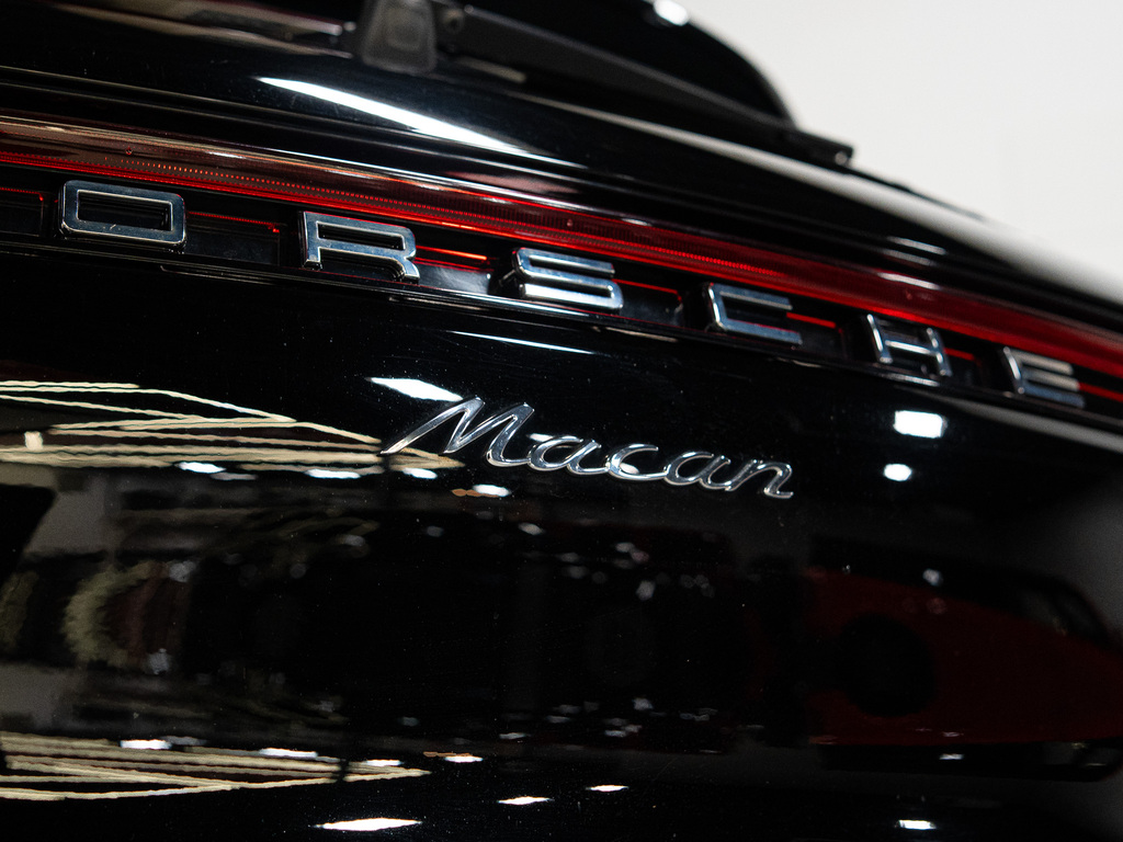 2021 Porsche Macan PANO ROOF   LED HEADLIGHTS   LEATHER, Toronto, Cash
