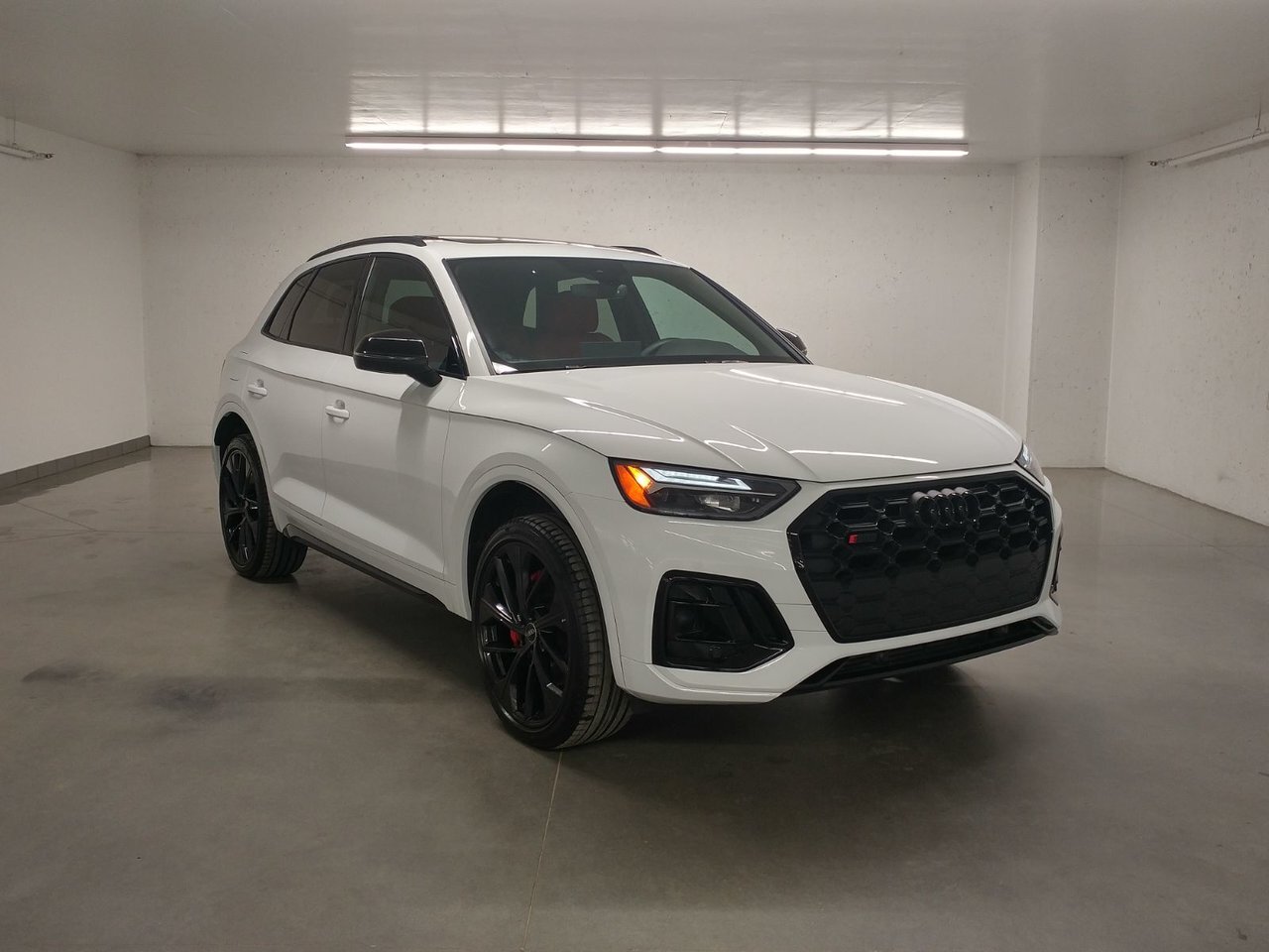 2024 Audi SQ5 PROGRESSIV BLACK COMPETITION TOIT | RED CALIPER