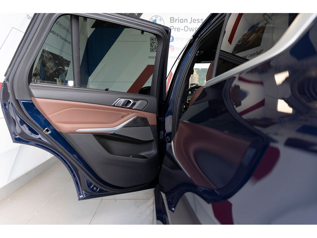 2024 BMW X5 PHEV xDrive50, Vancouver, Cash