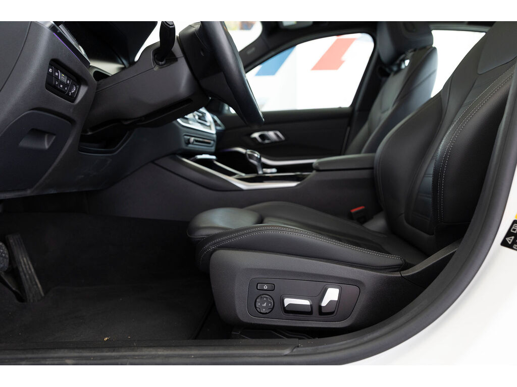 2021 BMW 330i xDrive, Vancouver, Cash
