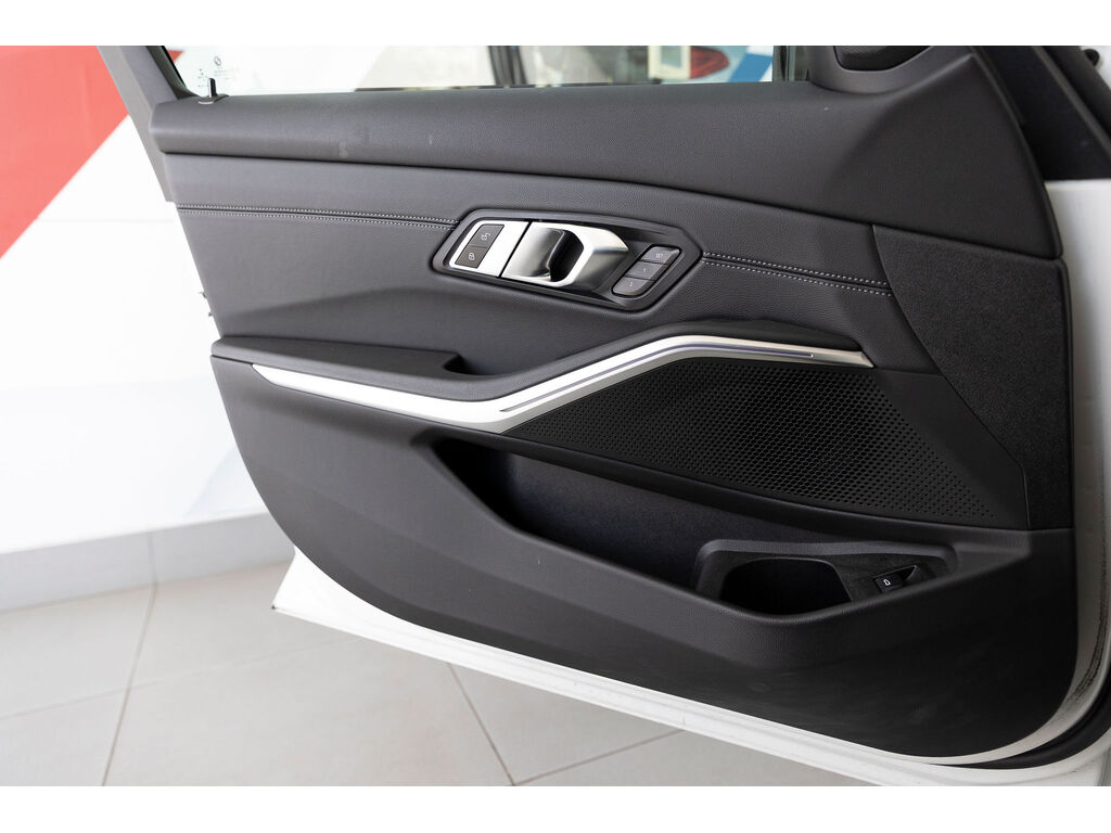 2021 BMW 330i xDrive, Vancouver, Cash