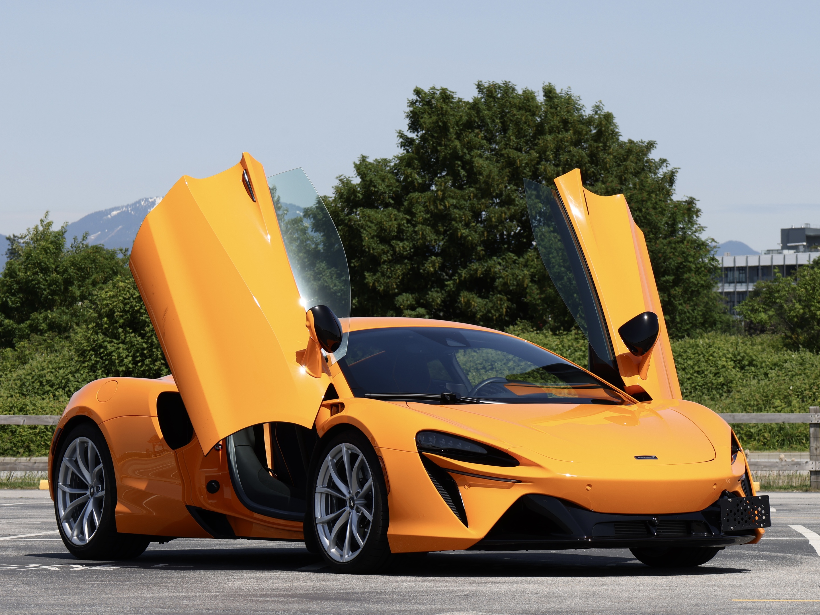 2023 McLaren Artura Performance Coupe | BC LOCAL | NO ACCIDENT