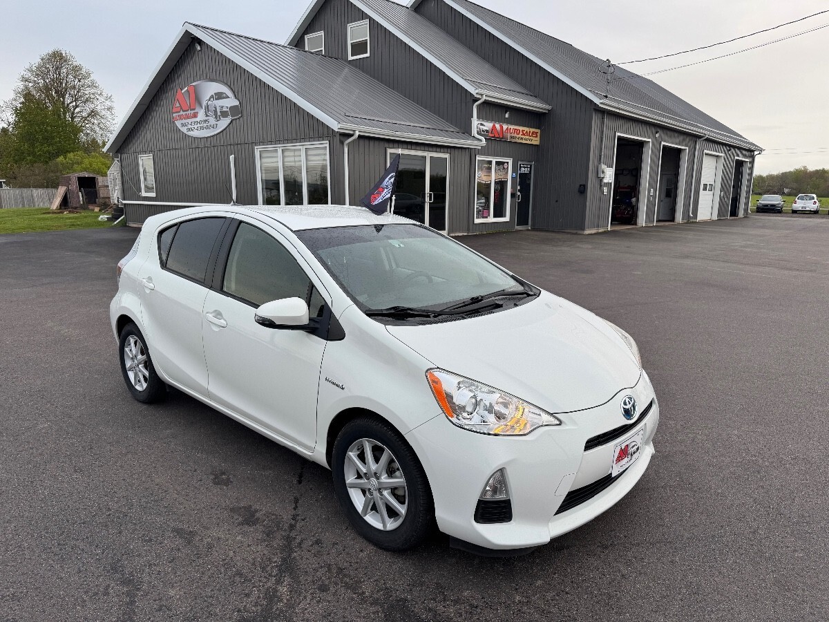 2014 Toyota Prius c ONE OWNER Florida Vehicle no Rust  ??$111 Weekly T