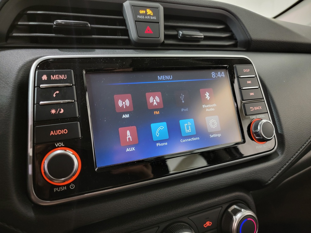 Nissan Versa 2024