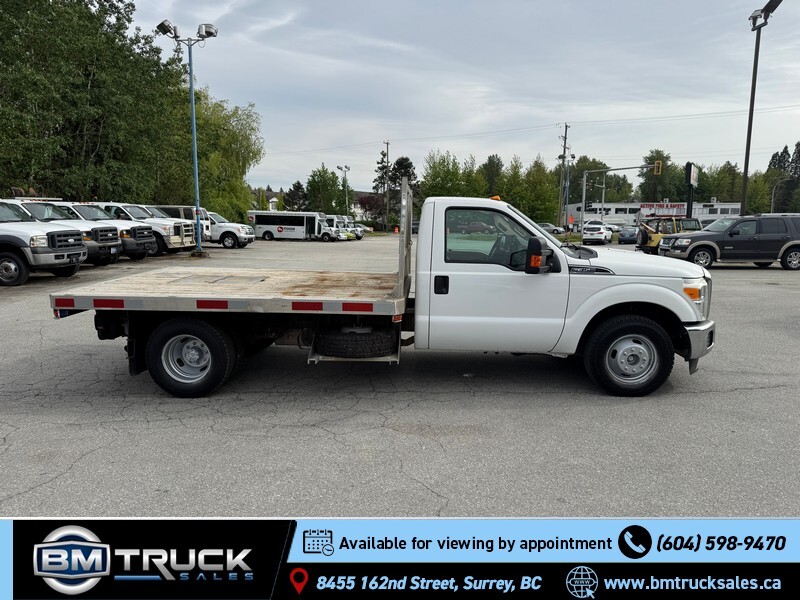 2011 Ford F-350 Regular Cab / Flat Deck / Dually / 2wd