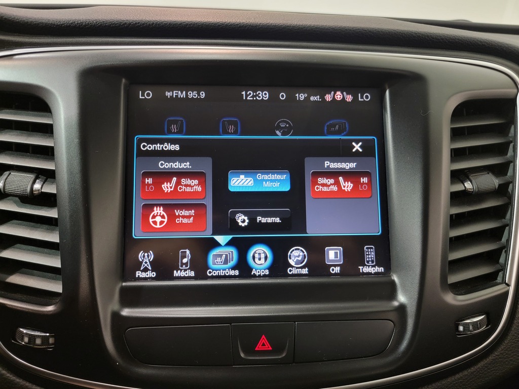 Chrysler 200 2015