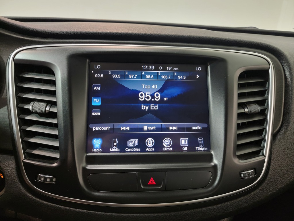 Chrysler 200 2015