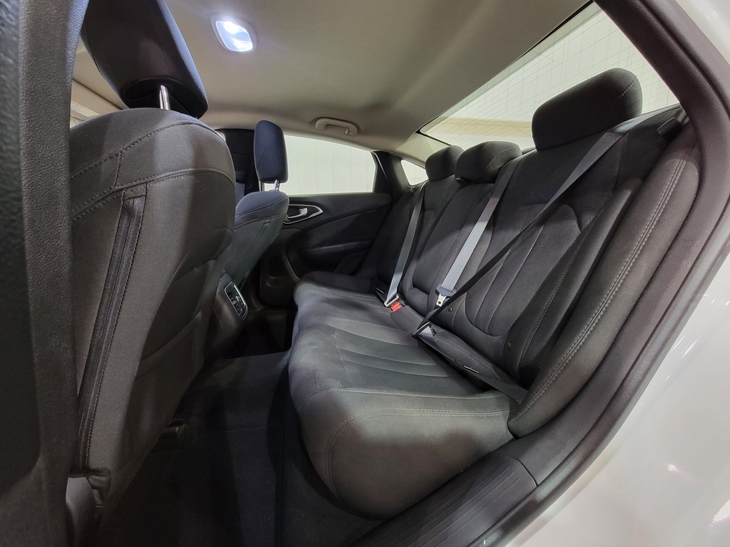 Chrysler 200 2015