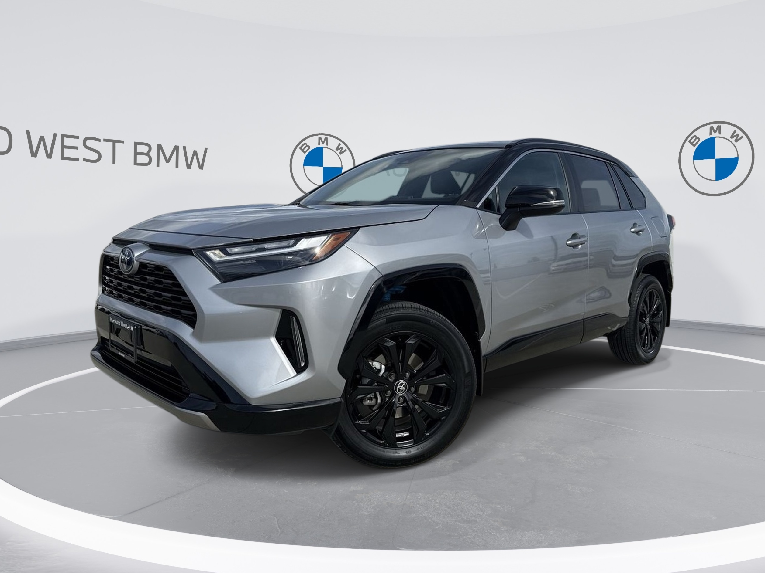 2022 Toyota RAV4 | One owner | Clean Carfax | Low KM