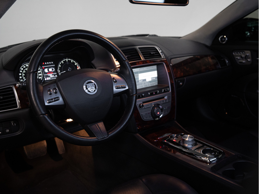 2011 Jaguar XK COUPE   BW   20 IN WHEELS   NAV, Toronto, Cash