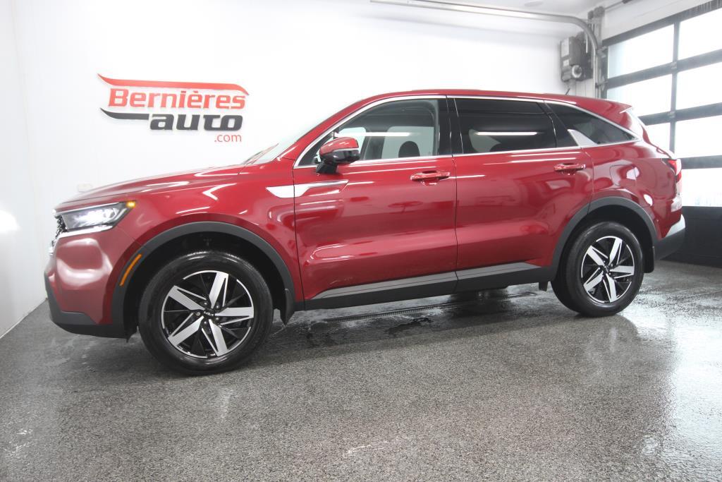 2022 Kia Sorento LX / PREMIUM / AWD