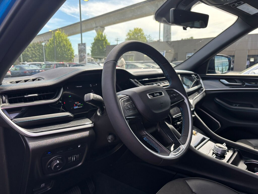 2023 Jeep Grand Cherokee 4xe Trailhawk, Vancouver, Cash