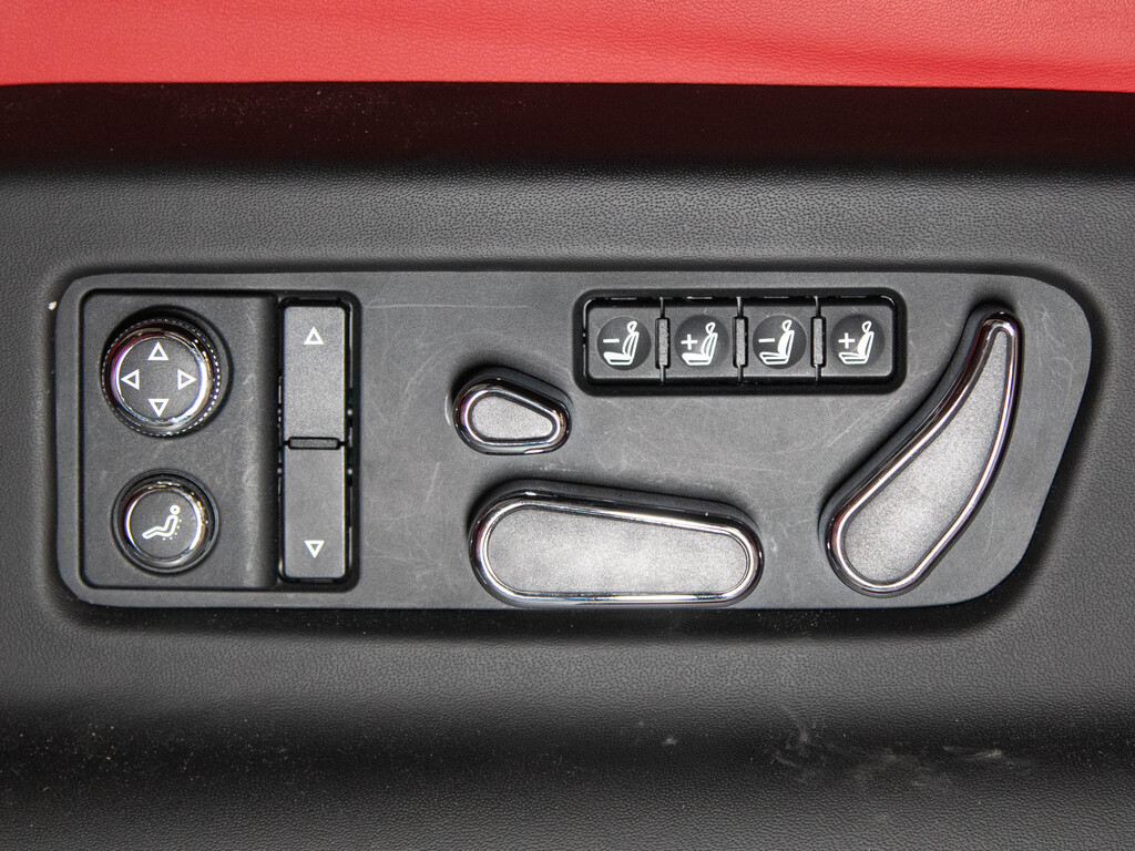 2021 Bentley Bentayga V8, Toronto, Cash
