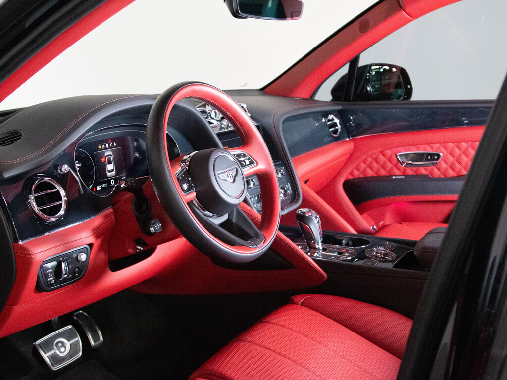 2021 Bentley Bentayga V8, Toronto, Cash