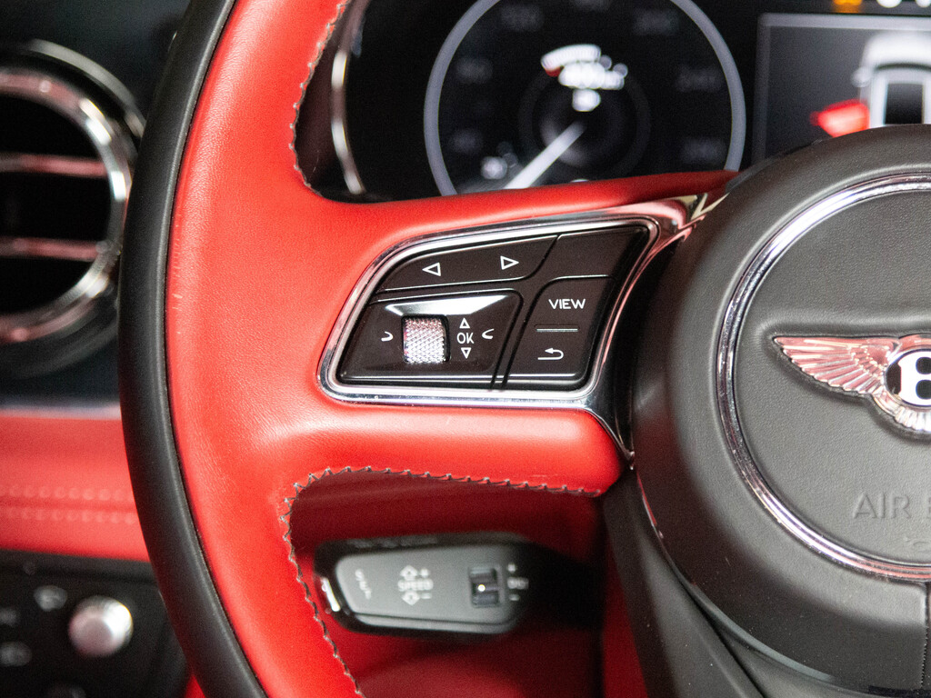 2021 Bentley Bentayga V8, Toronto, Cash