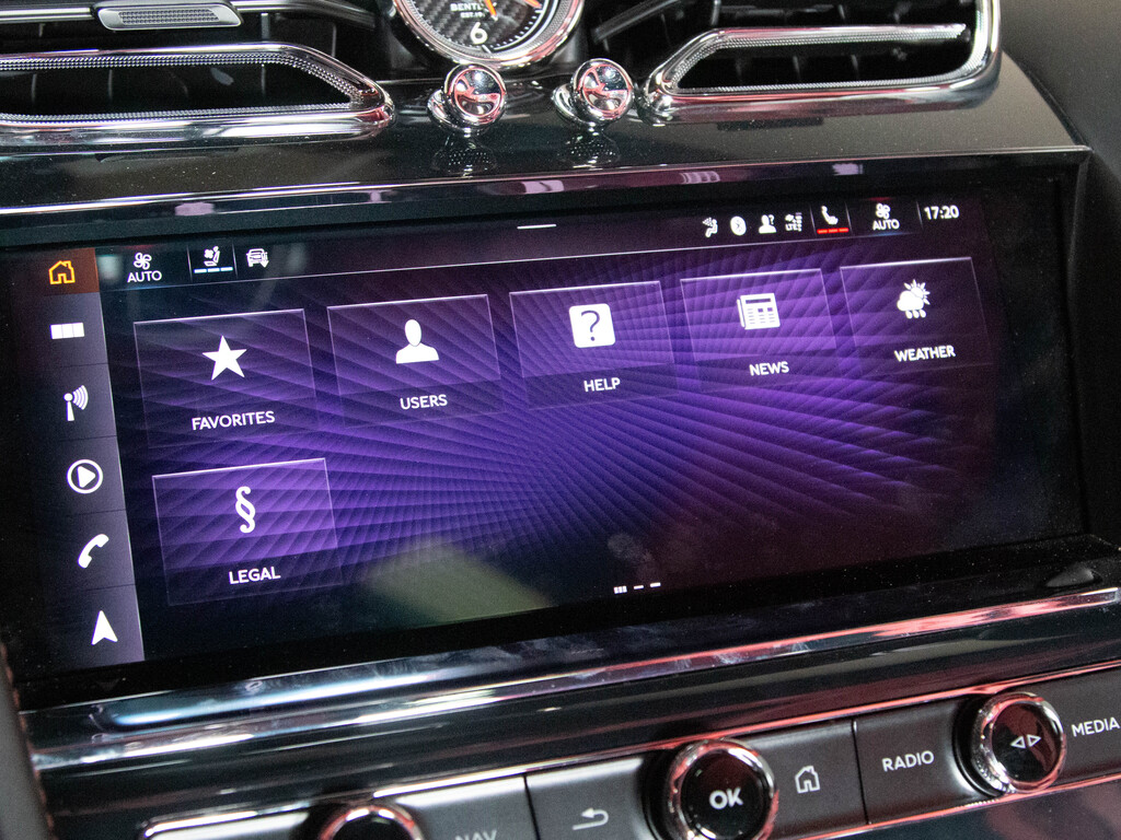 2021 Bentley Bentayga V8, Toronto, Cash