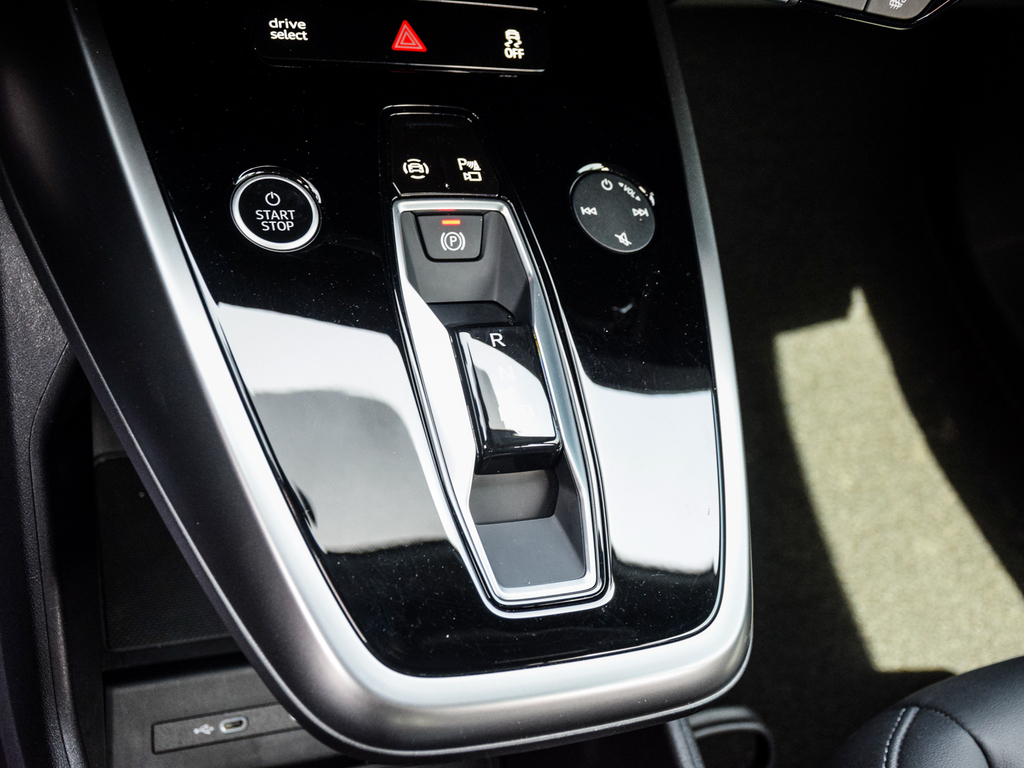 2023 Audi Q4 e-tron 50, Toronto, Cash