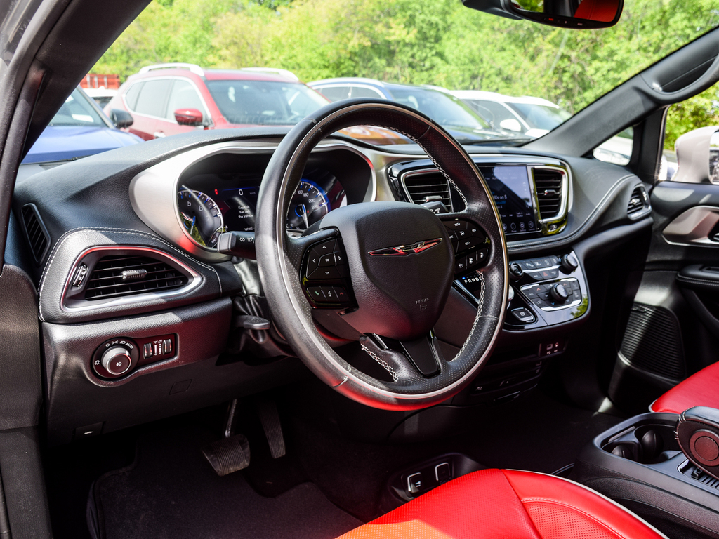 2020 Chrysler Pacifica Red S, Toronto, Cash