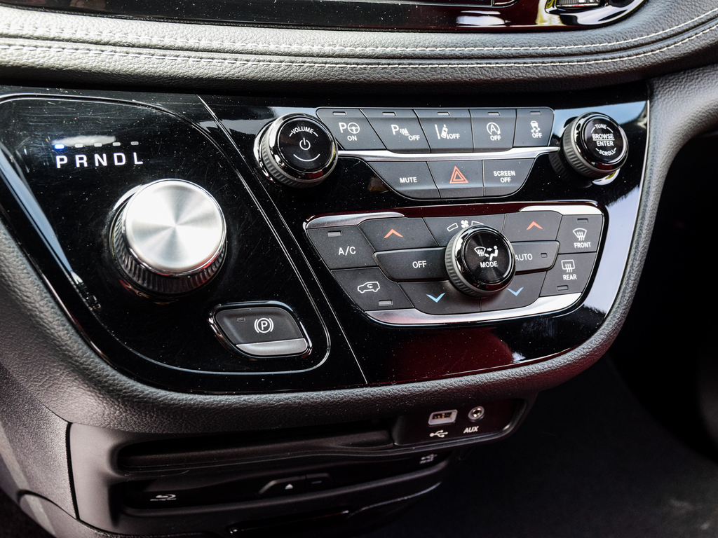 2020 Chrysler Pacifica Red S, Toronto, Cash