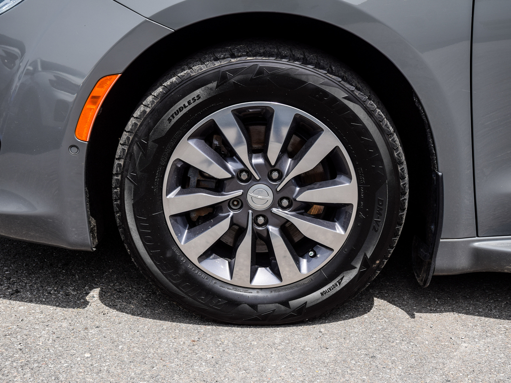 2020 Chrysler Pacifica Red S, Toronto, Cash