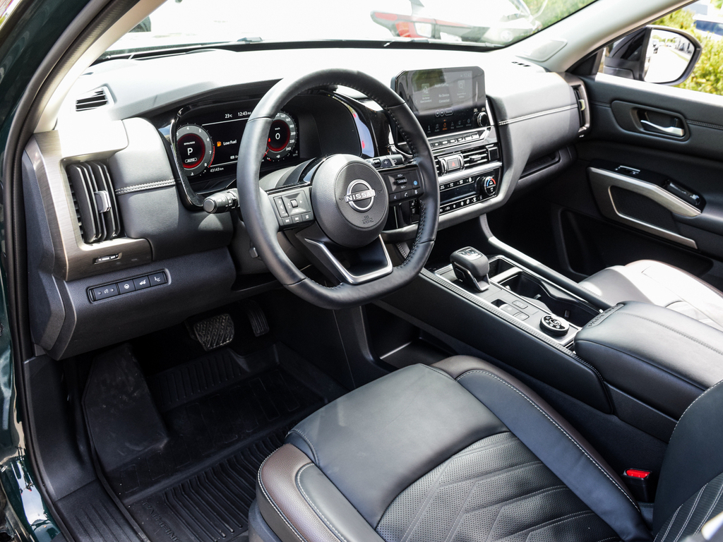 2023 Nissan Pathfinder Platinum, Toronto, Cash