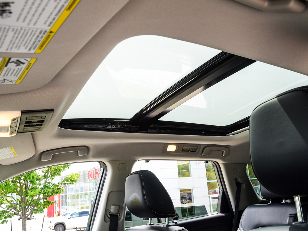 2023 Nissan Pathfinder Platinum, Toronto, Cash