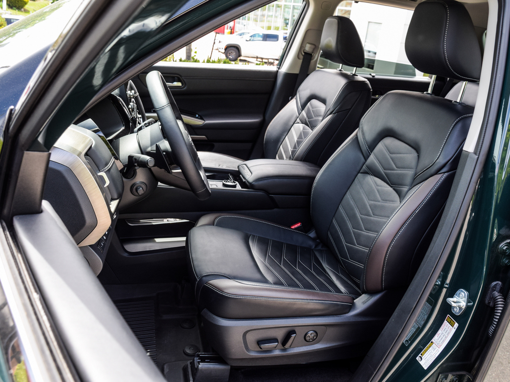 2023 Nissan Pathfinder Platinum, Toronto, Cash