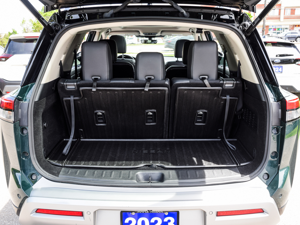 2023 Nissan Pathfinder Platinum, Toronto, Cash