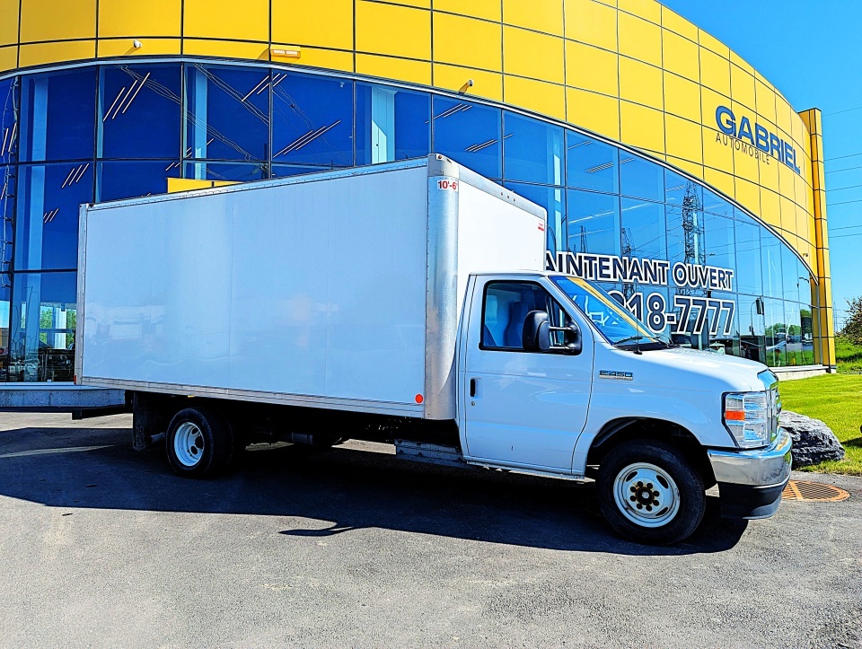 2022 Ford Econoline E-450