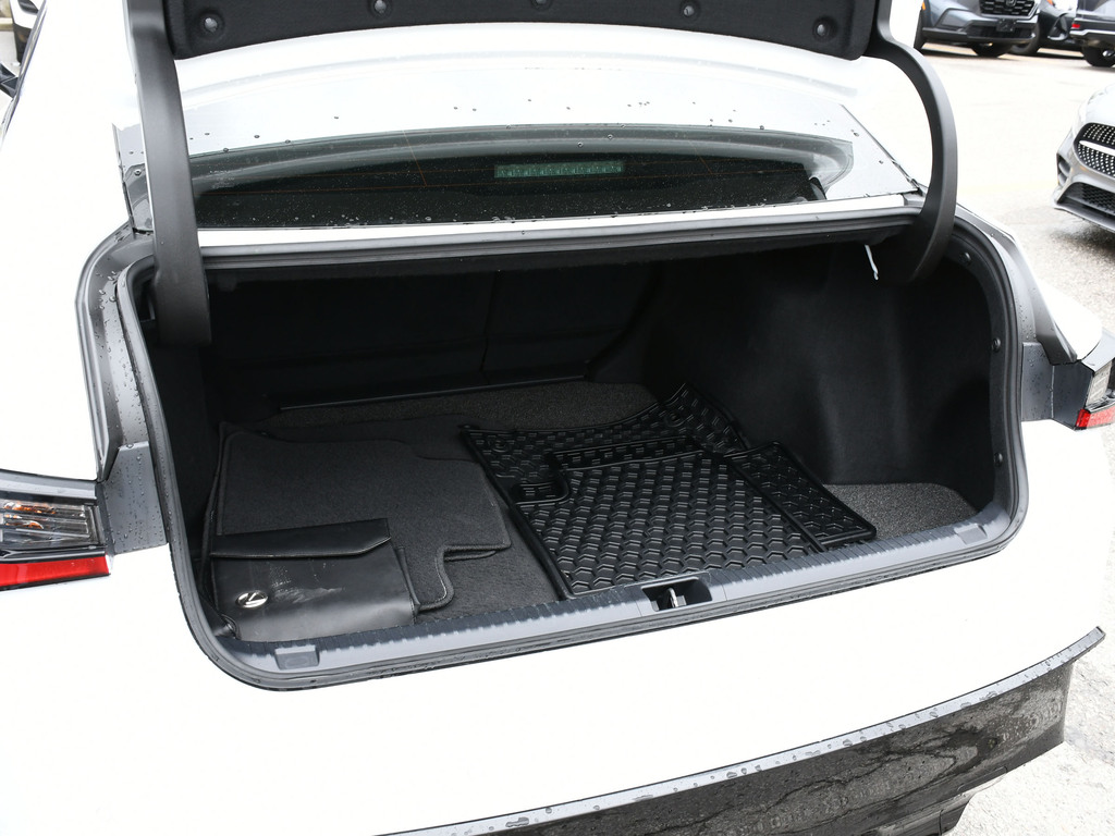 2024 Lexus IS 300 300, Toronto, Cash